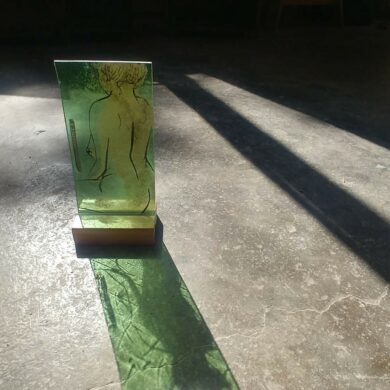 Edith, peinture sur verre d'Anne Veyrier du Muraud